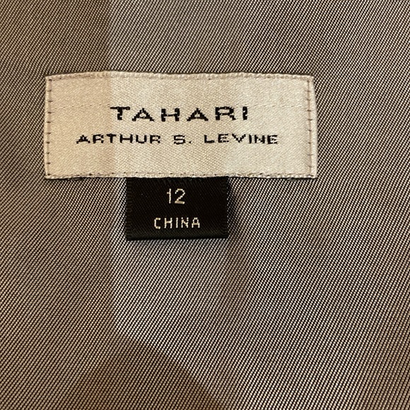 TAHARI | Size 12 | grey top - Picture 7 of 10